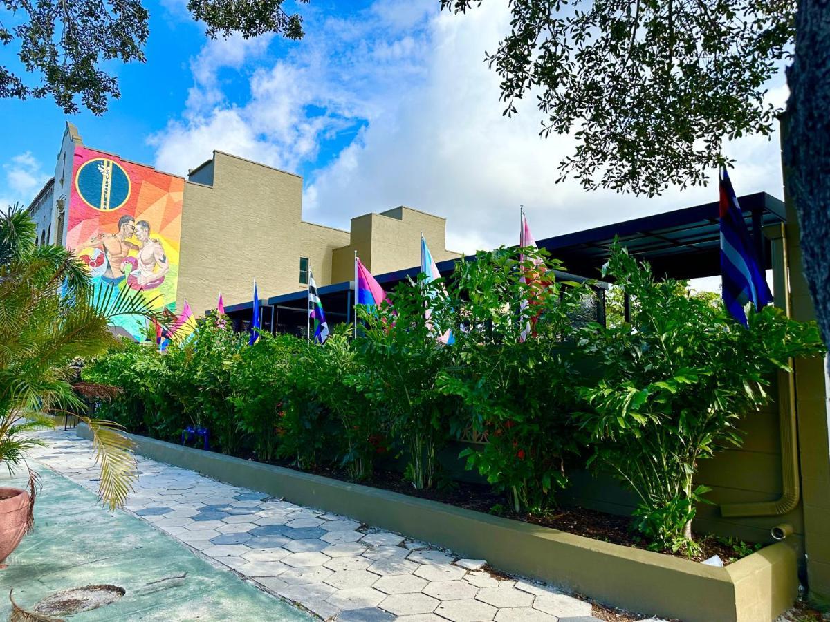 Mari Jean Hotel - All Adults Welcome St. Petersburg Ngoại thất bức ảnh